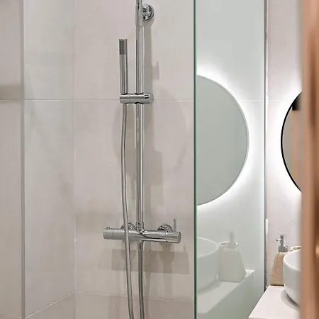Light & Kozy - Jacuzzi Lux In Appartement Patras