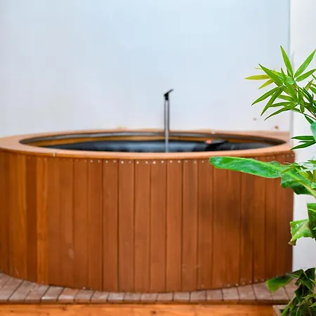 Light & Kozy - Jacuzzi Lux In Patras